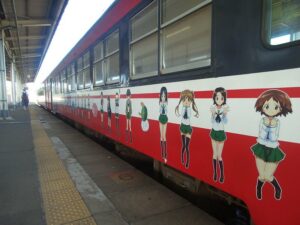 tren en japón con anime otaku